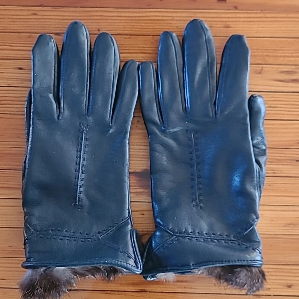 VINTAGE GLOVES GROUP OF FIVE - Picture 9 of 15